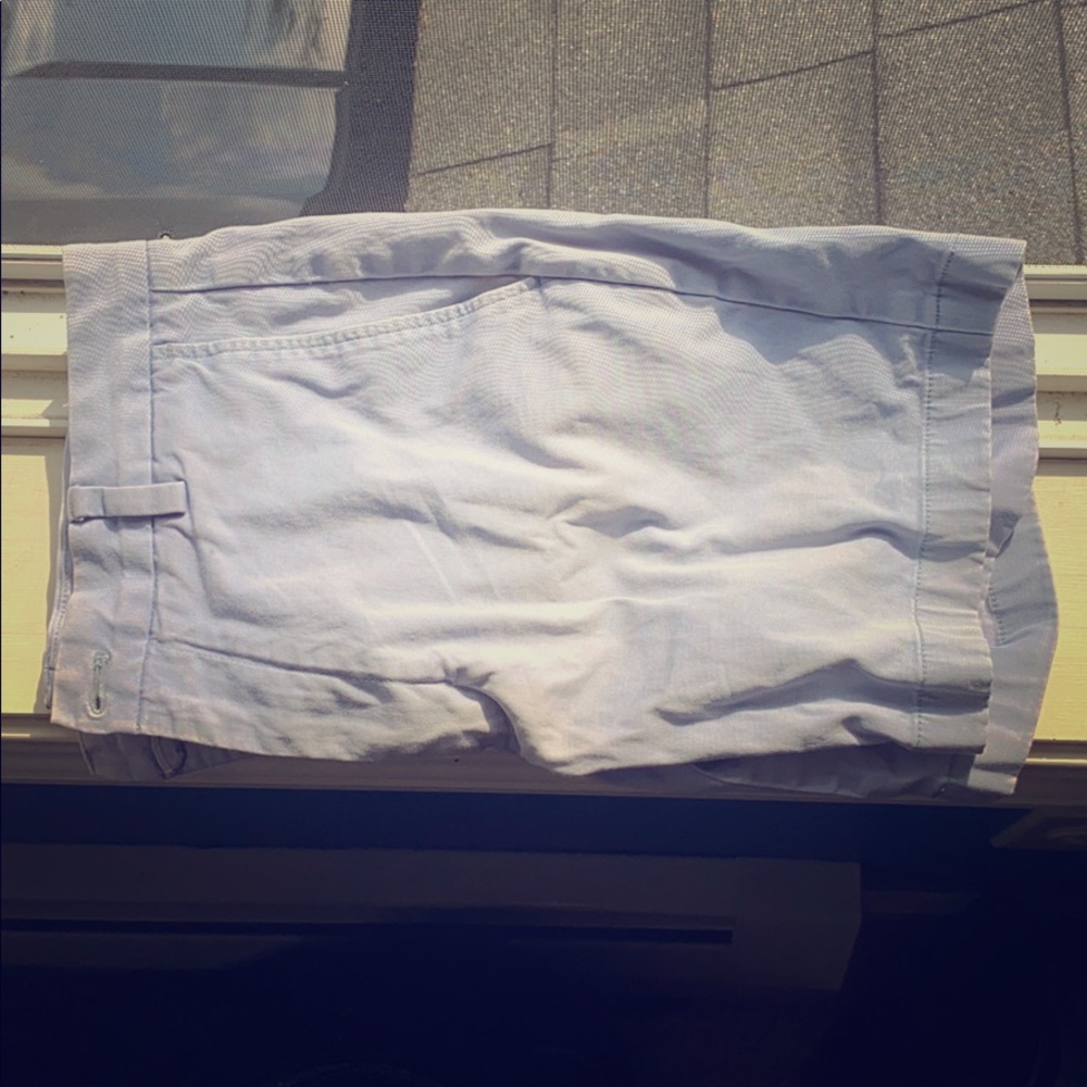 Men’s 7 inch vineyard vine breaker shorts.